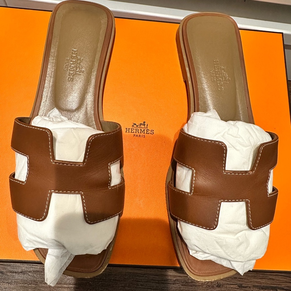 Hermes oran sandals gold 36